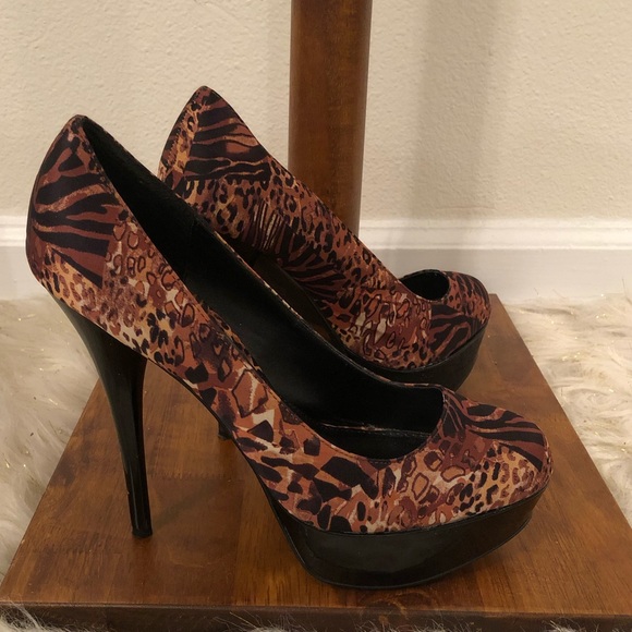 Fabulous Qupid Camel Multianimal Satin Heels - Picture 2 of 8